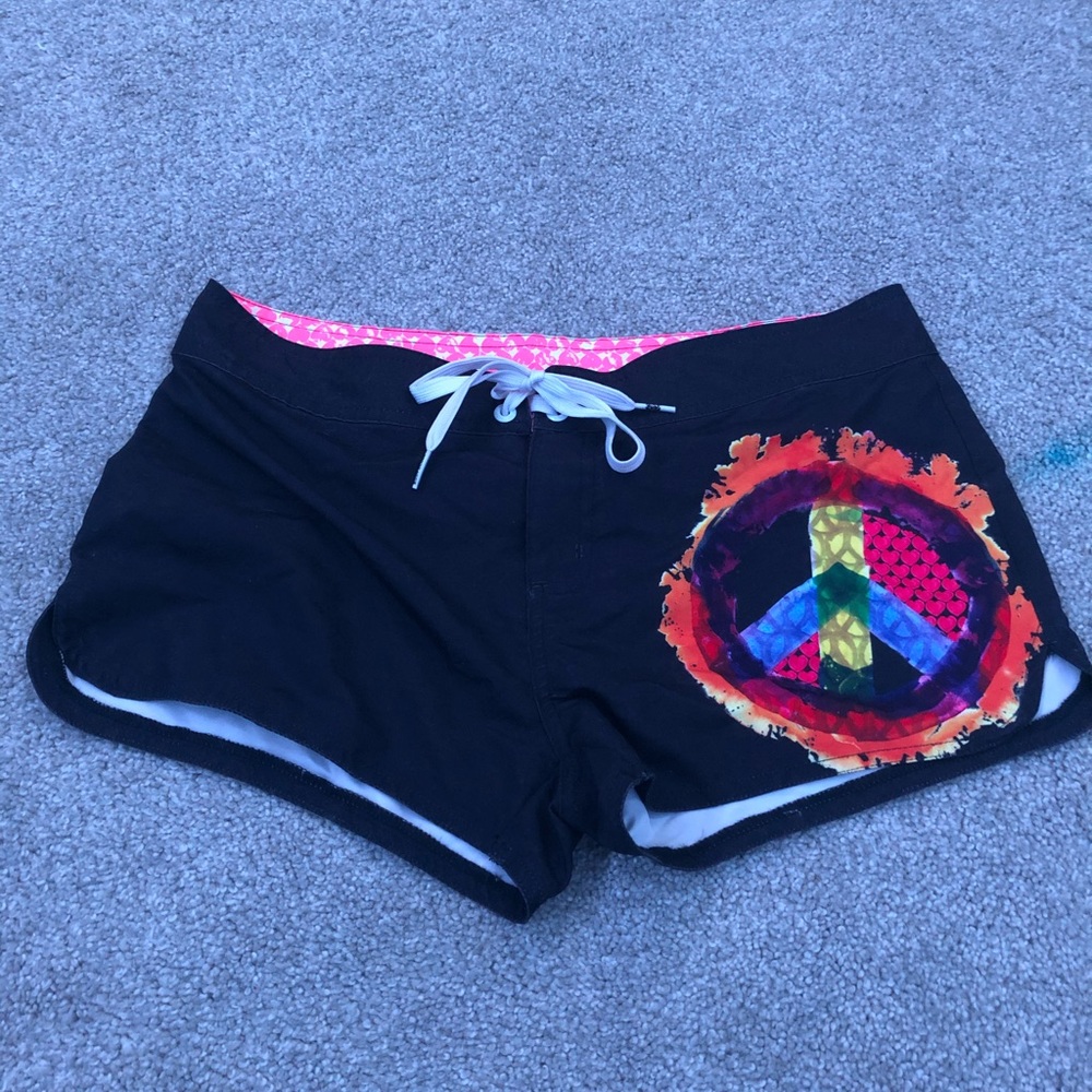 surfer board shorts